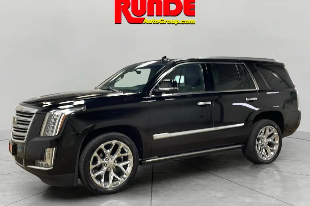 2019 Cadillac Escalade Platinum photo 1