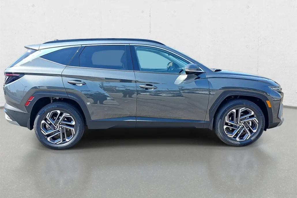 2025 Hyundai Tucson Hybrid Limited photo 1