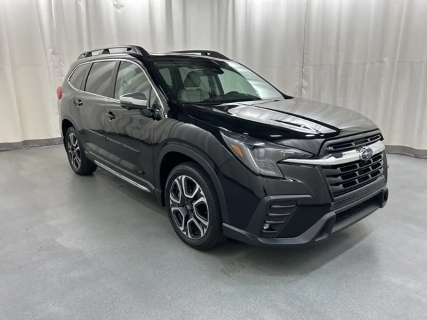 2023 Subaru Ascent Limited photo 1