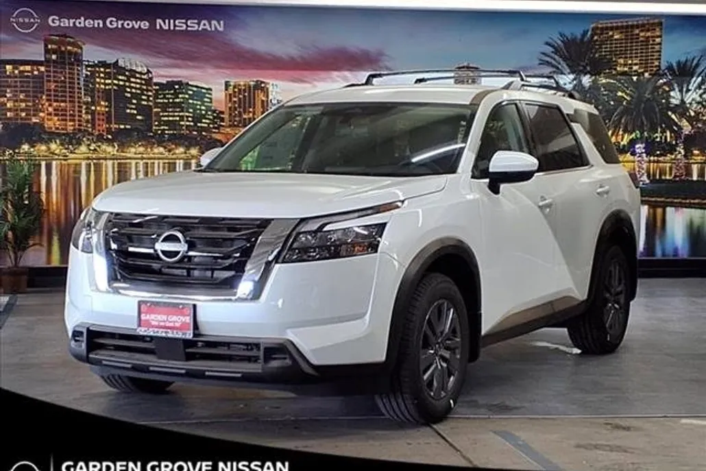 2025 Nissan Pathfinder SV photo 1
