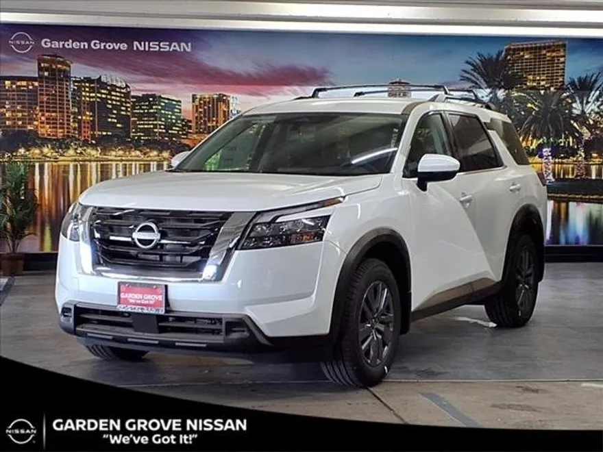 2025 Nissan Pathfinder SV photo 1