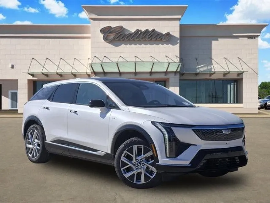 2025 Cadillac Optiq Luxury photo 1