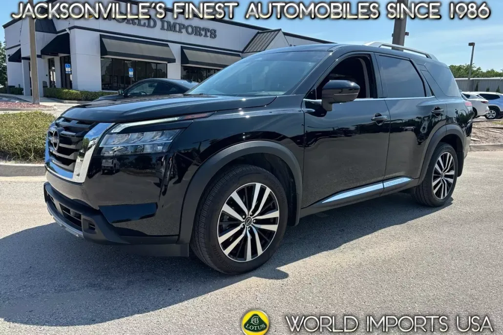 2024 Nissan Pathfinder Platinum photo 1
