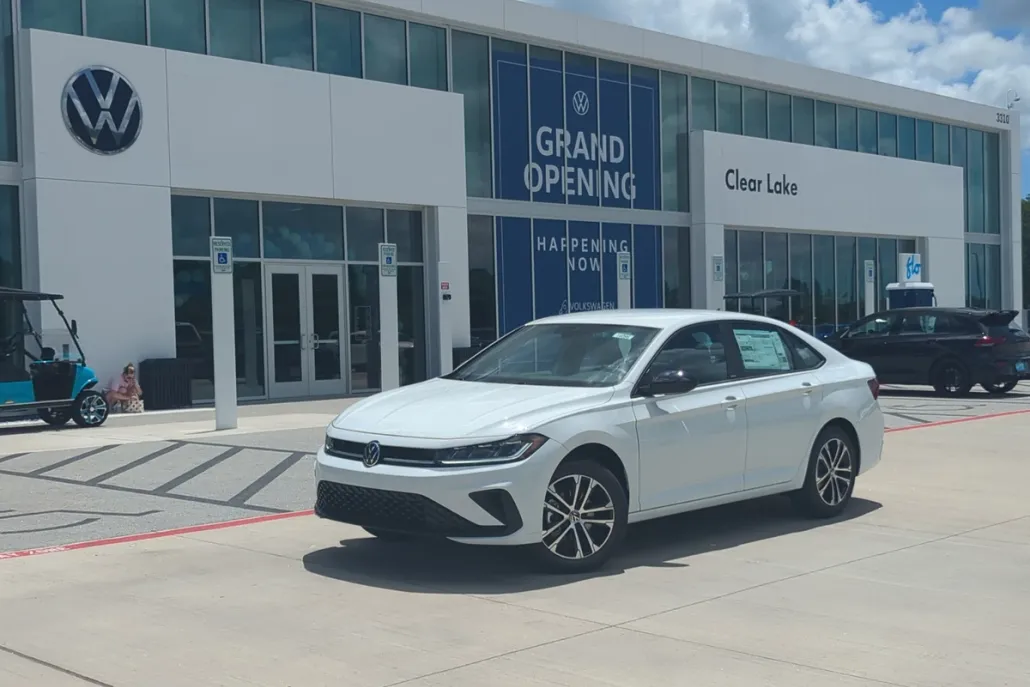 2025 Volkswagen Jetta Sport photo 1