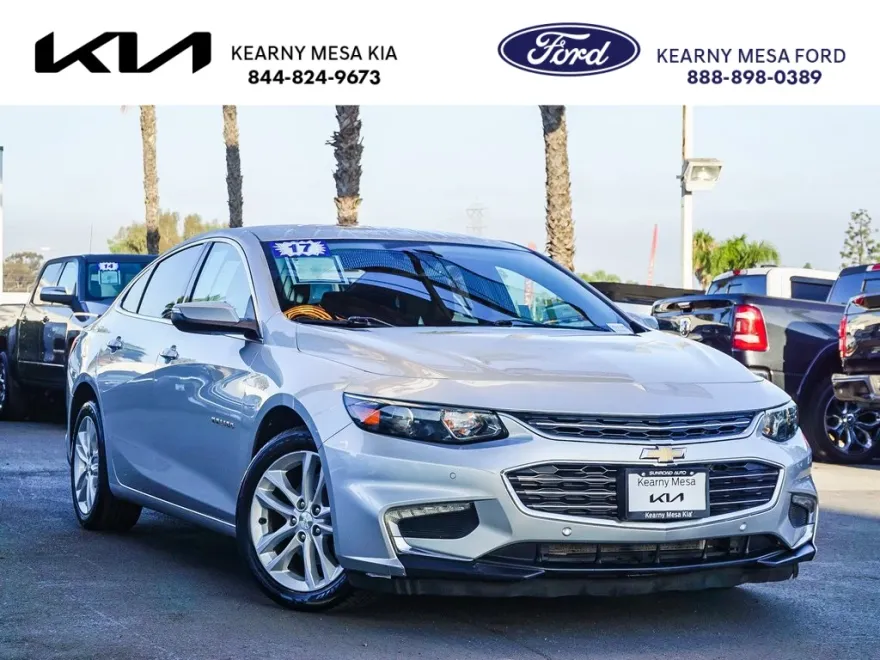 2017 Chevrolet Malibu 1LT photo 1