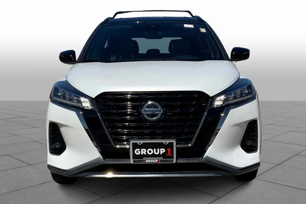 2021 Nissan Kicks SR photo 1