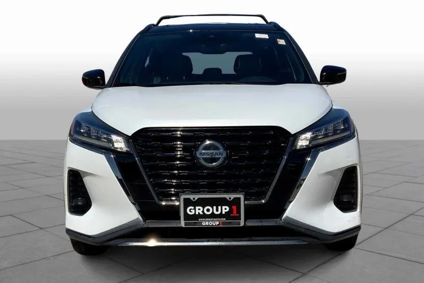 2021 Nissan Kicks SR photo 1
