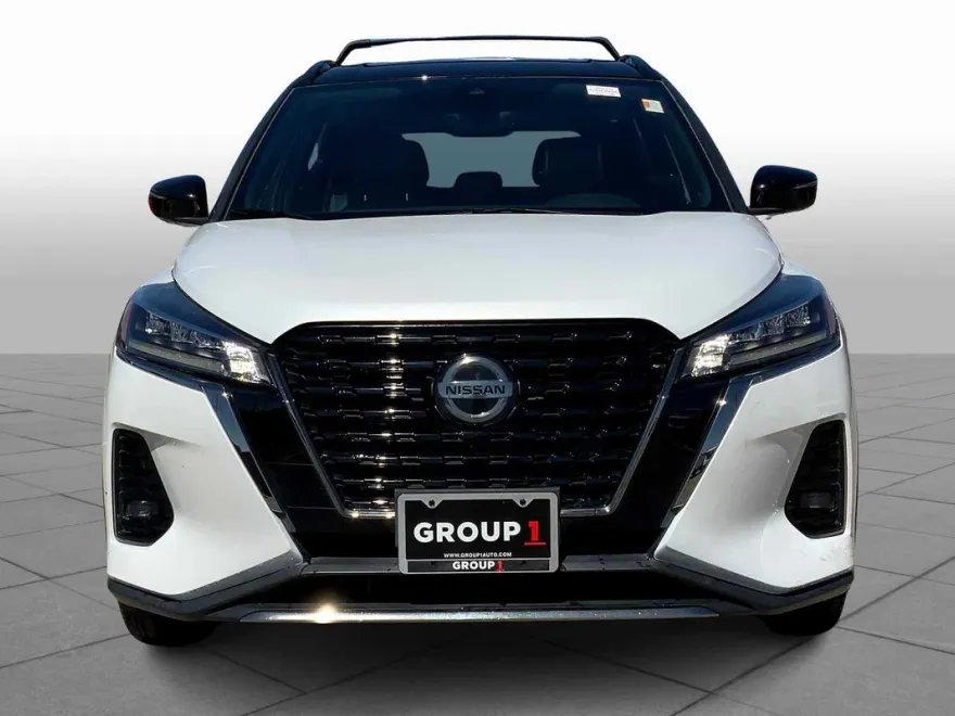 2021 Nissan Kicks SR photo 1