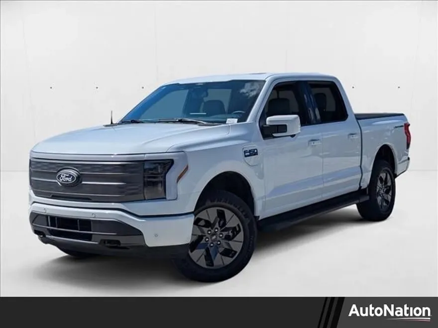 2025 Ford F-150 Lightning Lariat photo 1