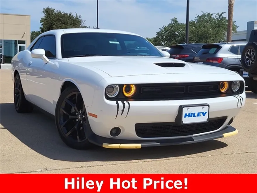 2022 Dodge Challenger GT photo 1