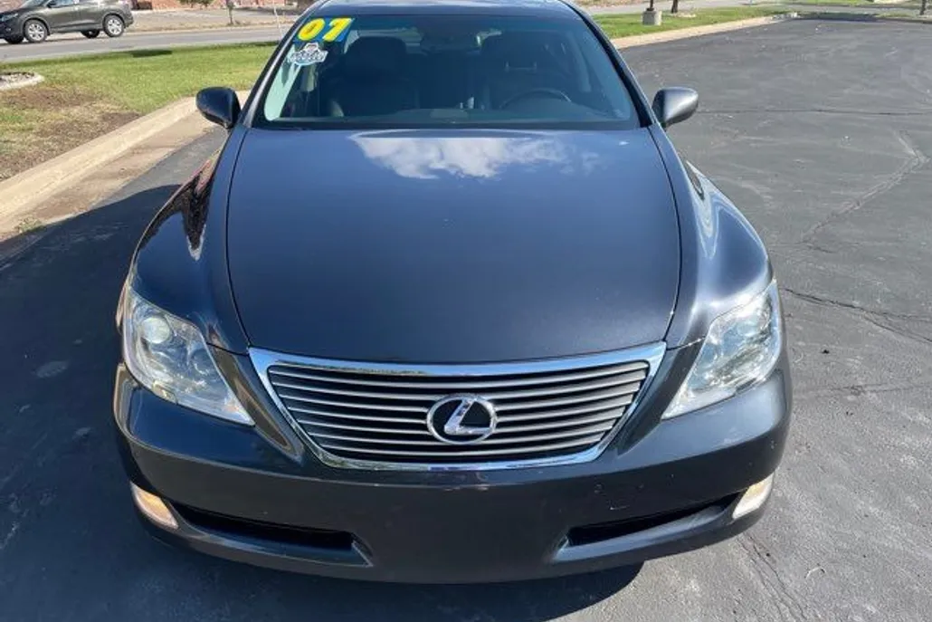 2007 Lexus LS 460 photo 1
