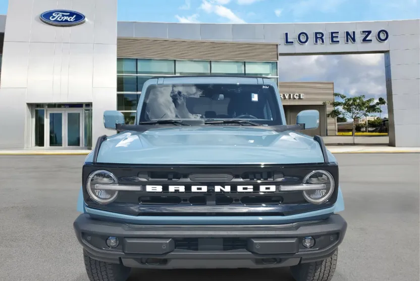 2022 Ford Bronco Outer Banks photo 1