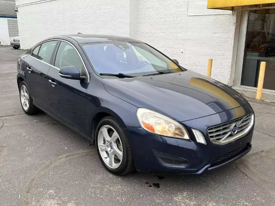 2013 Volvo S60 T5 photo 1