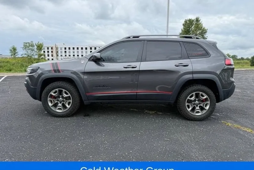2019 Jeep Cherokee Trailhawk photo 1