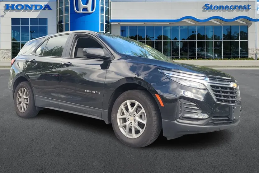 2023 Chevrolet Equinox LS photo 1