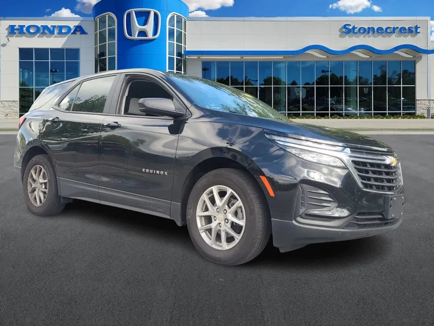 2023 Chevrolet Equinox LS photo 1