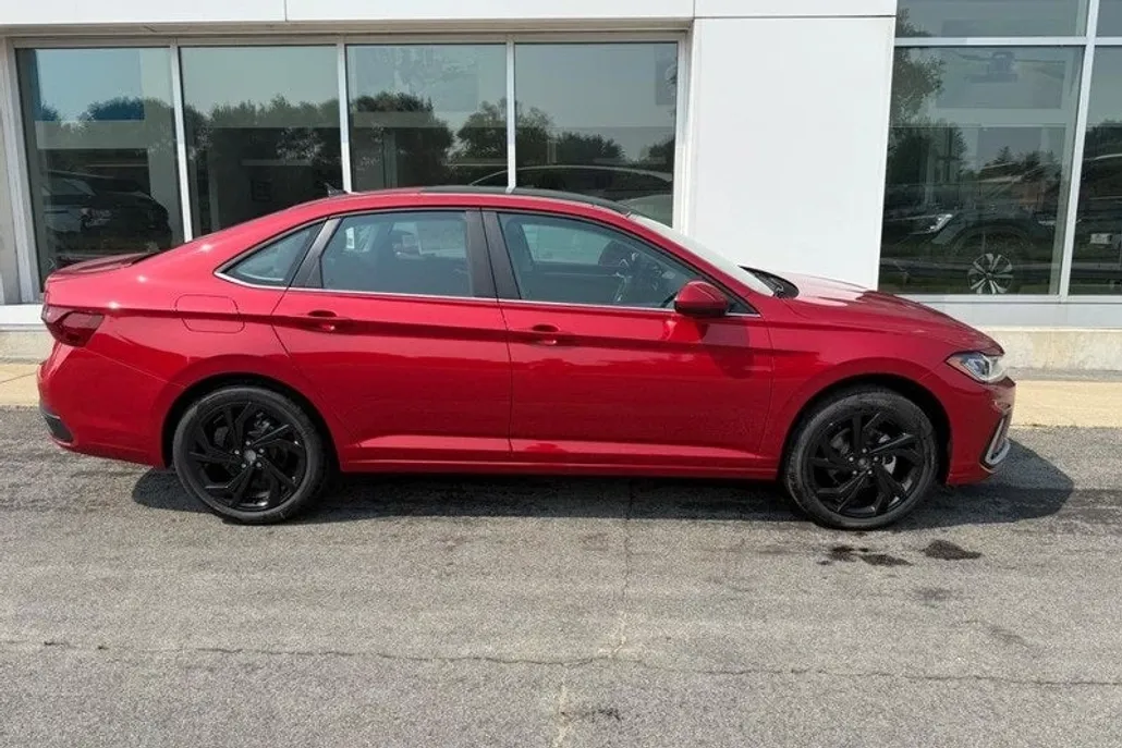 2025 Volkswagen Jetta 1.5T SE photo 1