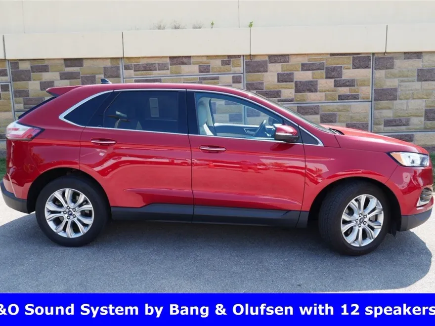 2021 Ford Edge Titanium photo 1