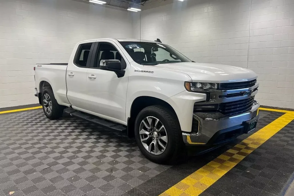 2019 Chevrolet Silverado 1500 LT photo 1