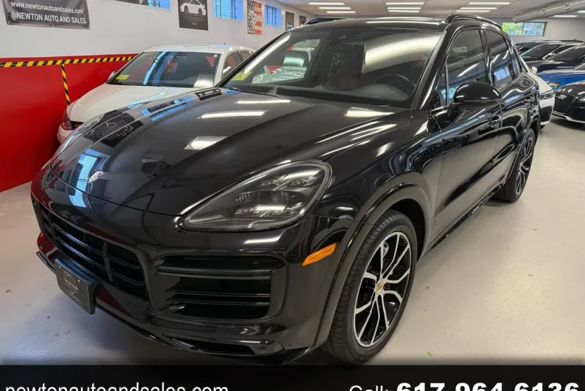 2021 Porsche Cayenne Turbo photo 1