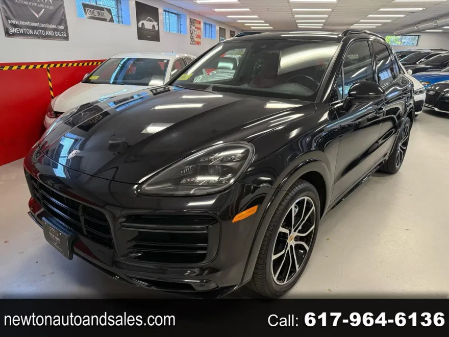 2021 Porsche Cayenne Turbo photo 1