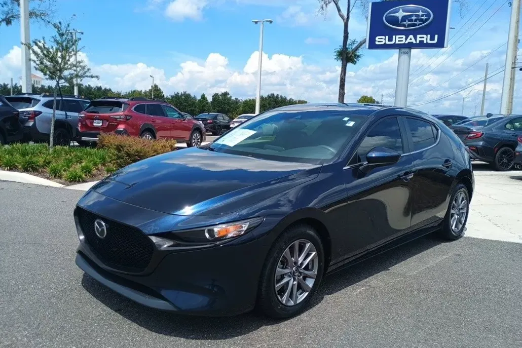 2022 Mazda Mazda3 photo 1