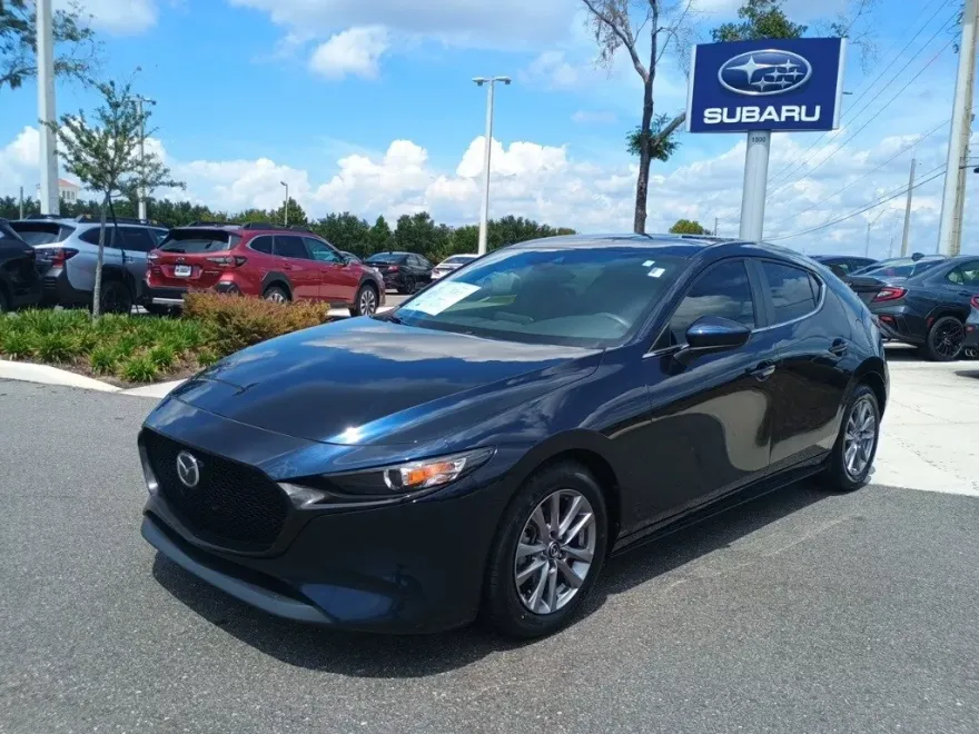 2022 Mazda Mazda3 photo 1