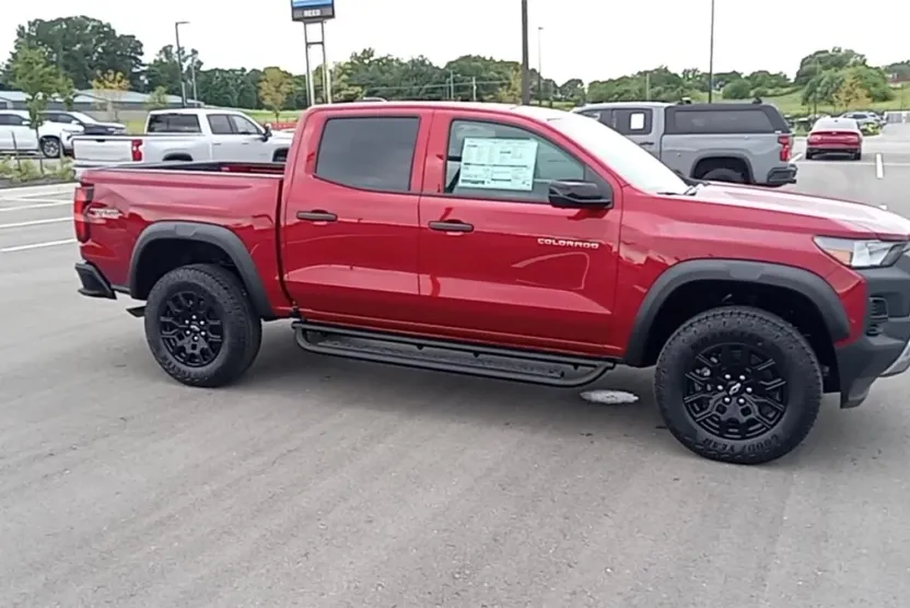 2026 Chevrolet Colorado Trail Boss photo 1