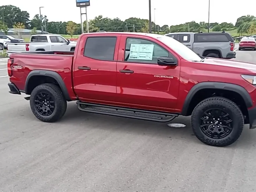 2026 Chevrolet Colorado Trail Boss photo 1