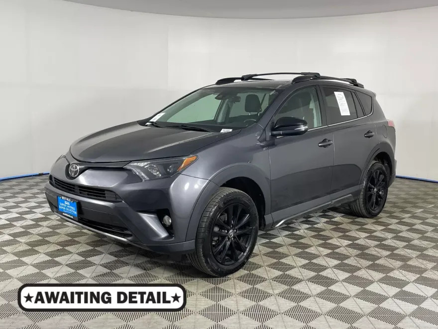 2018 Toyota RAV4 Adventure photo 1