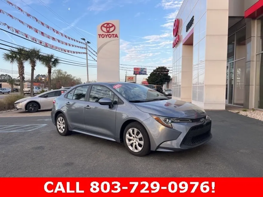 2022 Toyota Corolla LE photo 1