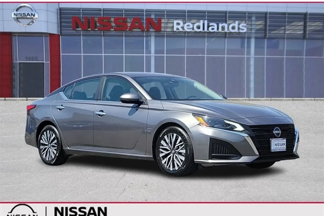 2023 Nissan Altima 2.5 SV photo 1