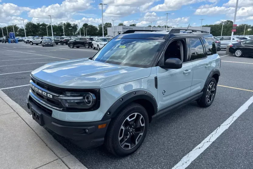 2021 Ford Bronco Sport Outer Banks photo 1