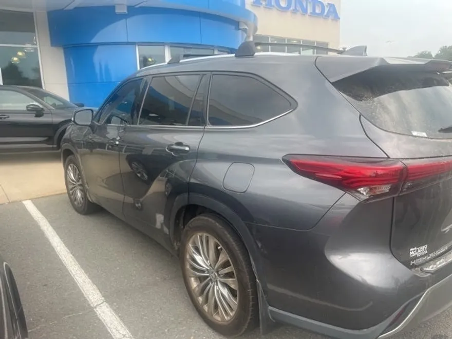 2020 Toyota Highlander Platinum photo 1