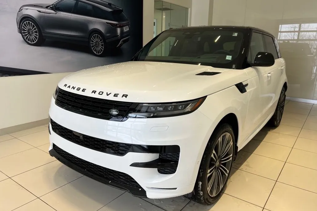 2025 Land Rover Range Rover Sport SE photo 1