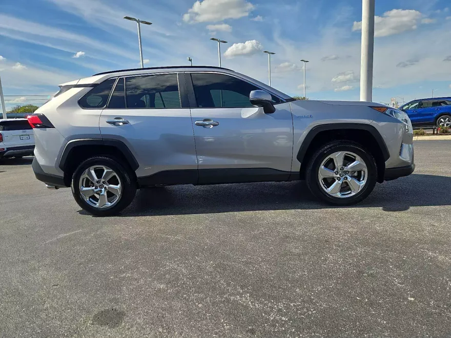 2021 Toyota RAV4 Limited photo 1