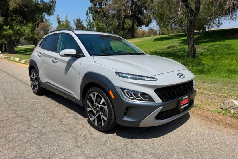 2023 Hyundai Kona Limited photo 1