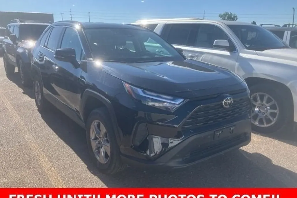 2024 Toyota RAV4 XLE photo 1