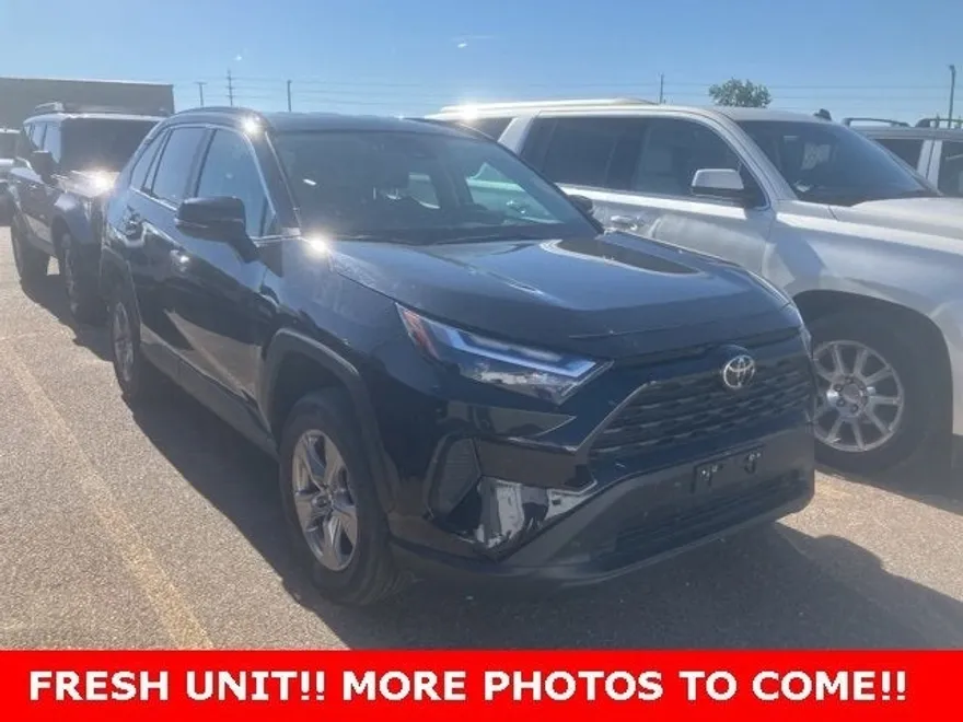 2024 Toyota RAV4 XLE photo 1