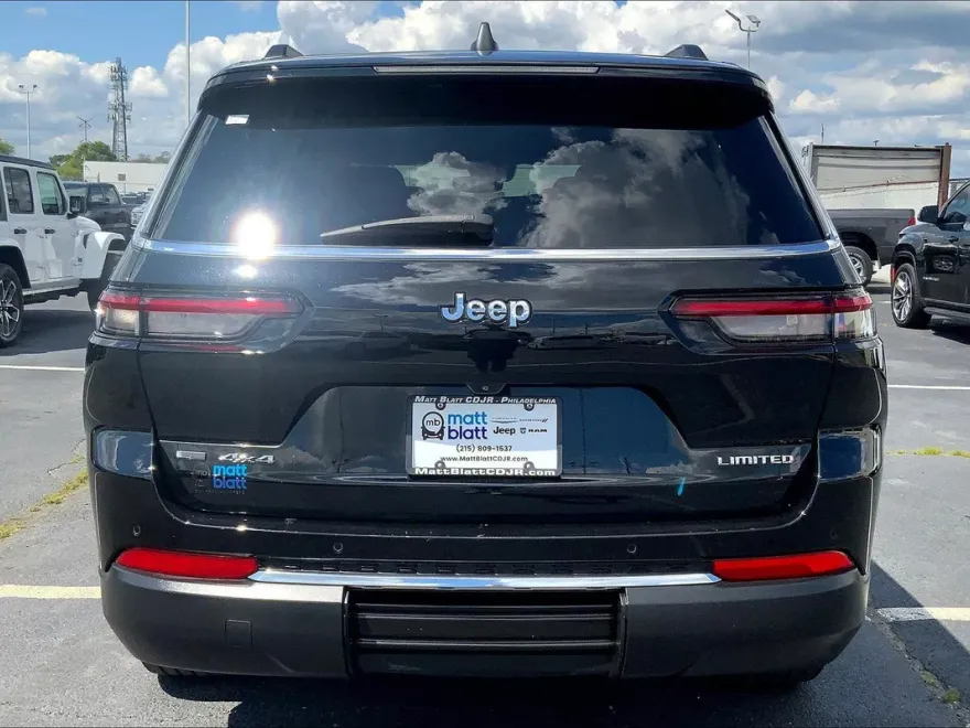 2022 Jeep Grand Cherokee Limited photo 1