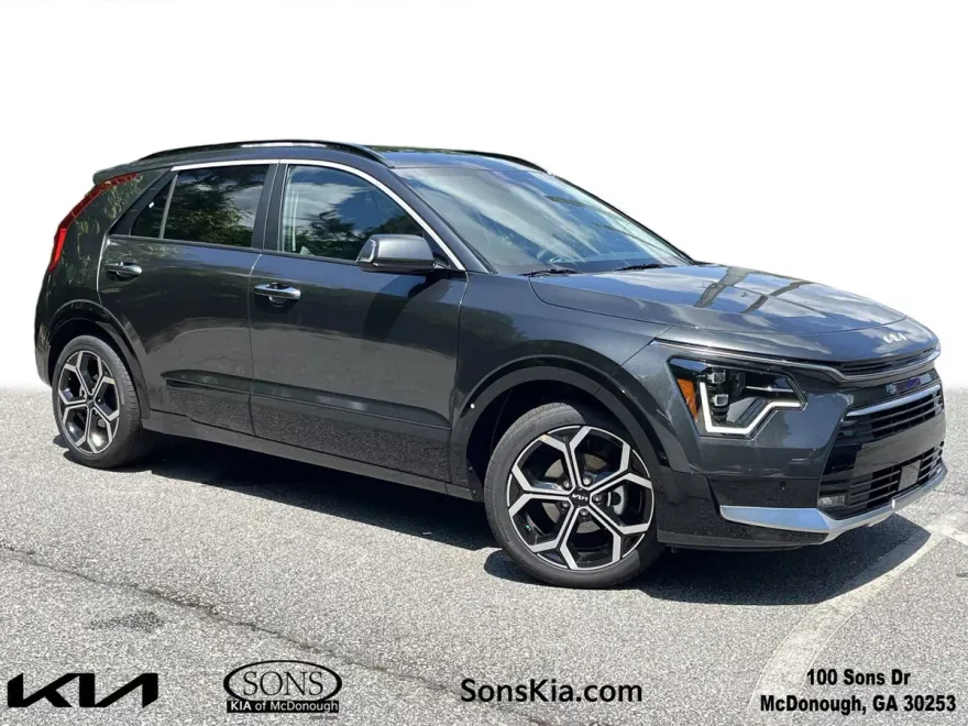 2025 Kia Niro SX Touring photo 1