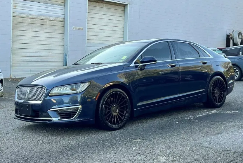 2017 Lincoln MKZ Reserve photo 1