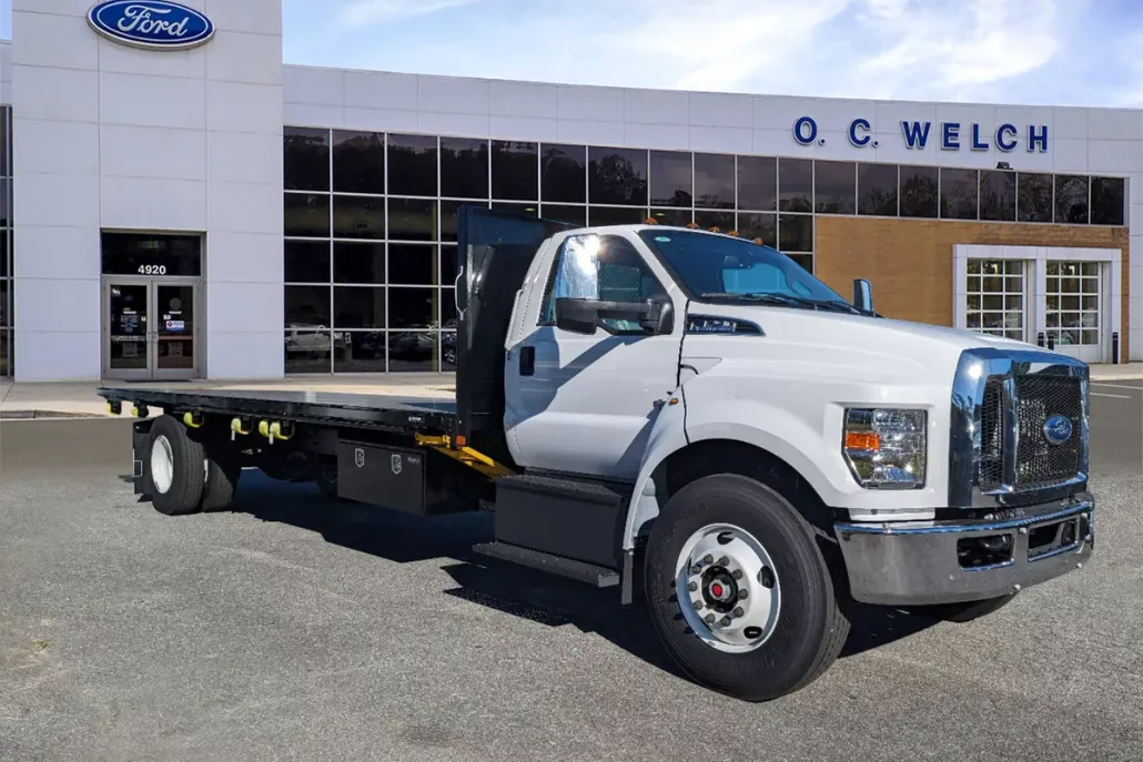 2025 Ford F-750 Base photo 1