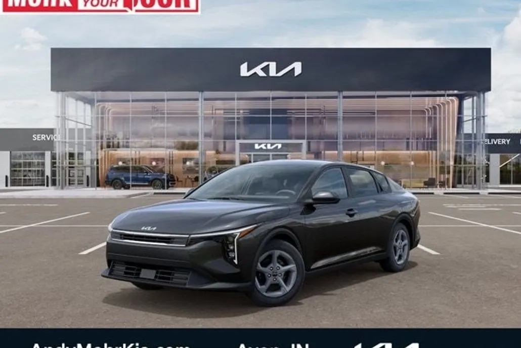 2025 Kia K4 LXS photo 1