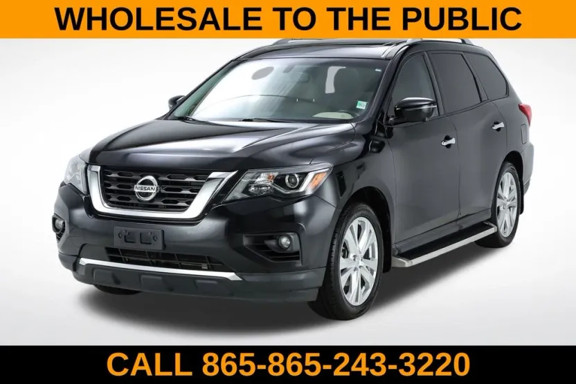2018 Nissan Pathfinder SL photo 1