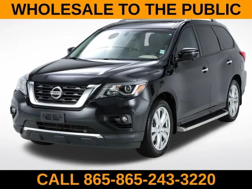 2018 Nissan Pathfinder SL photo 1