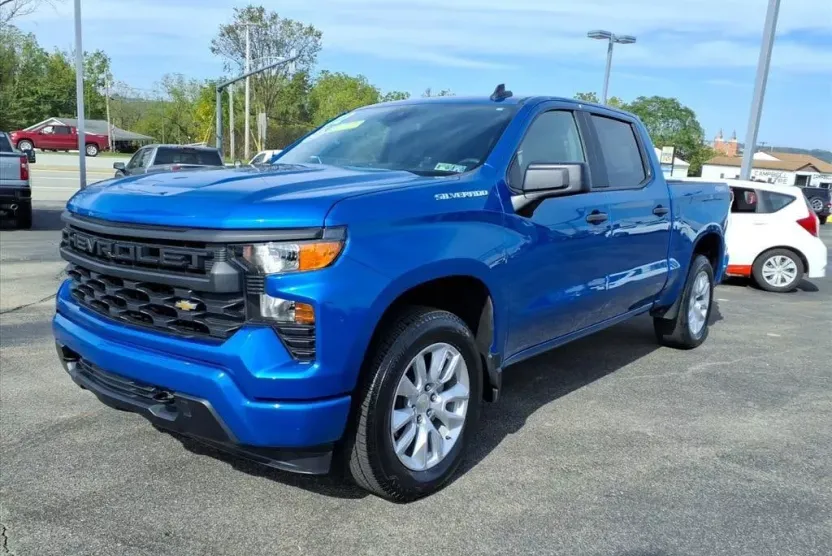 2022 Chevrolet Silverado 1500 Custom photo 1