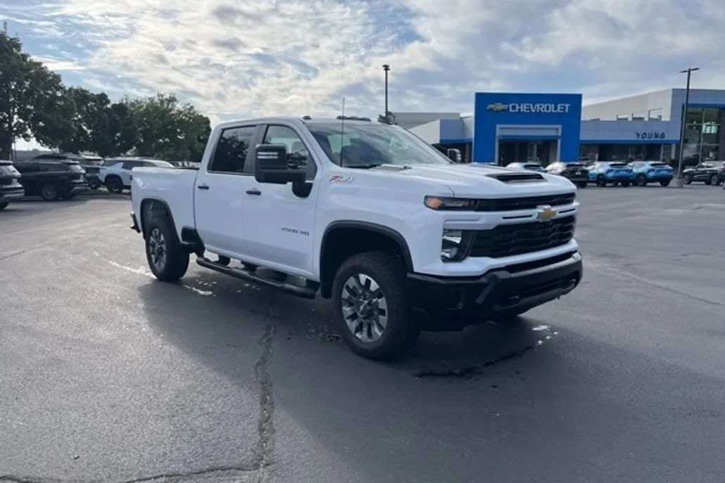 2024 Chevrolet Silverado 2500HD Custom photo 1
