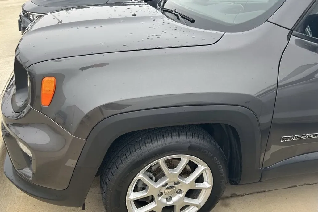 2020 Jeep Renegade Latitude photo 1