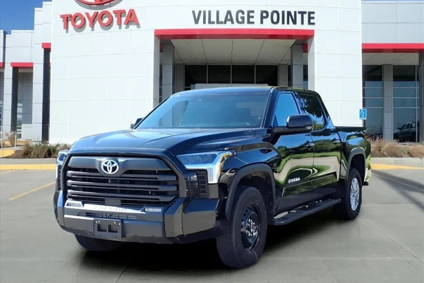 2025 Toyota Tundra SR5 photo 1
